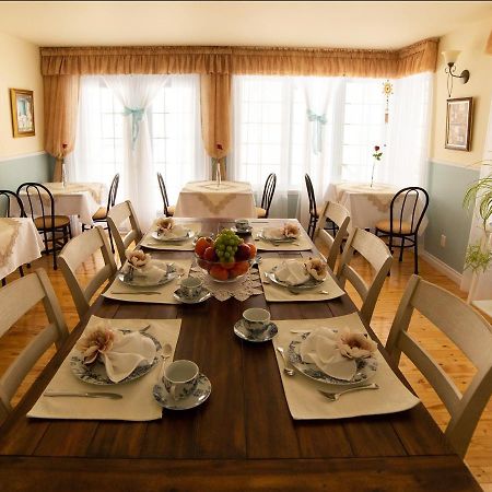 Au Coeur De Saint-Sauveur Bed and Breakfast Εξωτερικό φωτογραφία