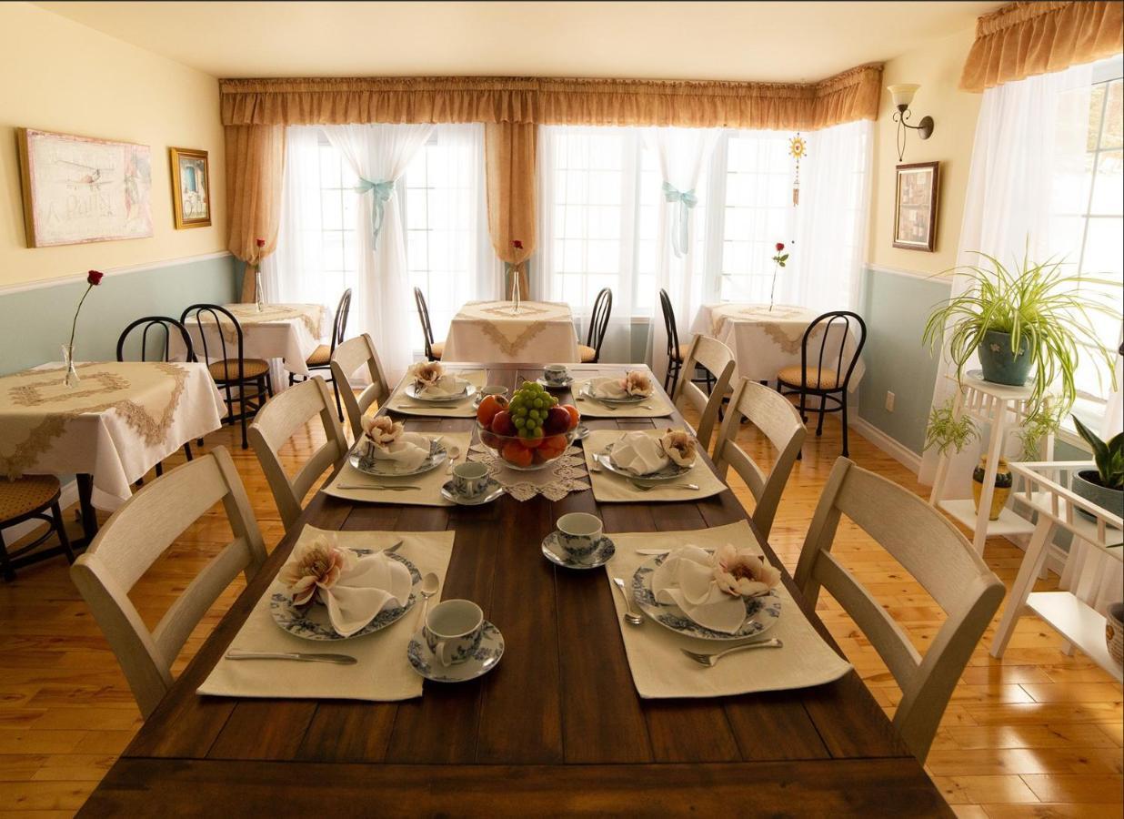 Au Coeur De Saint-Sauveur Bed and Breakfast Εξωτερικό φωτογραφία