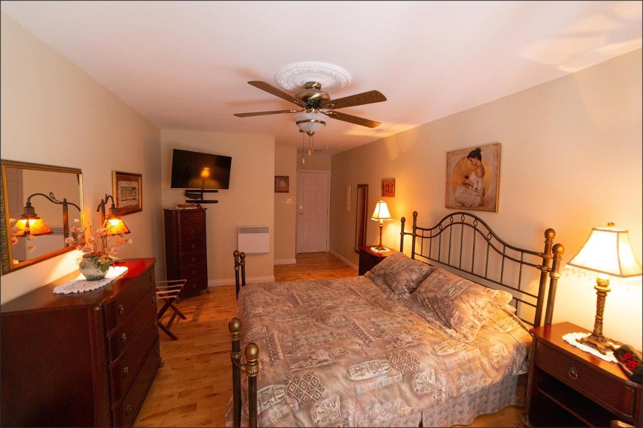 Au Coeur De Saint-Sauveur Bed and Breakfast Εξωτερικό φωτογραφία