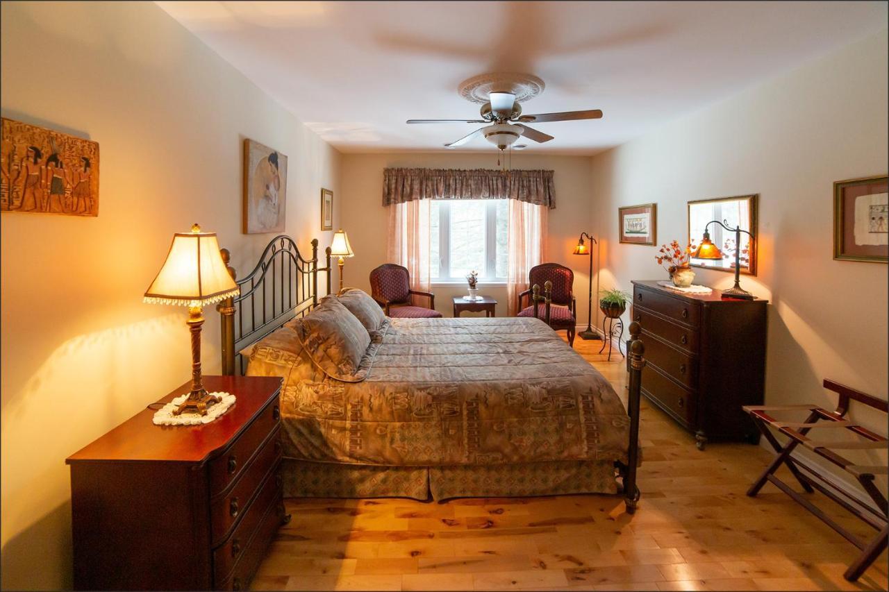 Au Coeur De Saint-Sauveur Bed and Breakfast Εξωτερικό φωτογραφία